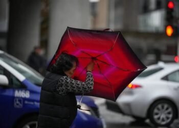 സിംകോ കൗണ്ടിയിലും ജോർജിയൻ ബേയിലും ശക്തമായ കാറ്റിന് സാധ്യത; മുന്നറിയിപ്പുമായി എൻവിയോൺമെന്റ് കാനഡ