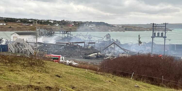 കൊടുങ്കാറ്റും തീപിടുത്തവും: N.L. തെക്കൻ തീരത്ത് വൻ നാശനഷ്ടം; അവലോൺ പെനിൻസുലയിൽ വീണ്ടും കാറ്റ് മുന്നറിയിപ്പ് 1 കൊടുങ്കാറ്റും തീപിടുത്തവും: N.L. തെക്കൻ തീരത്ത് വൻ നാശനഷ്ടം; അവലോൺ പെനിൻസുലയിൽ വീണ്ടും കാറ്റ് മുന്നറിയിപ്പ്