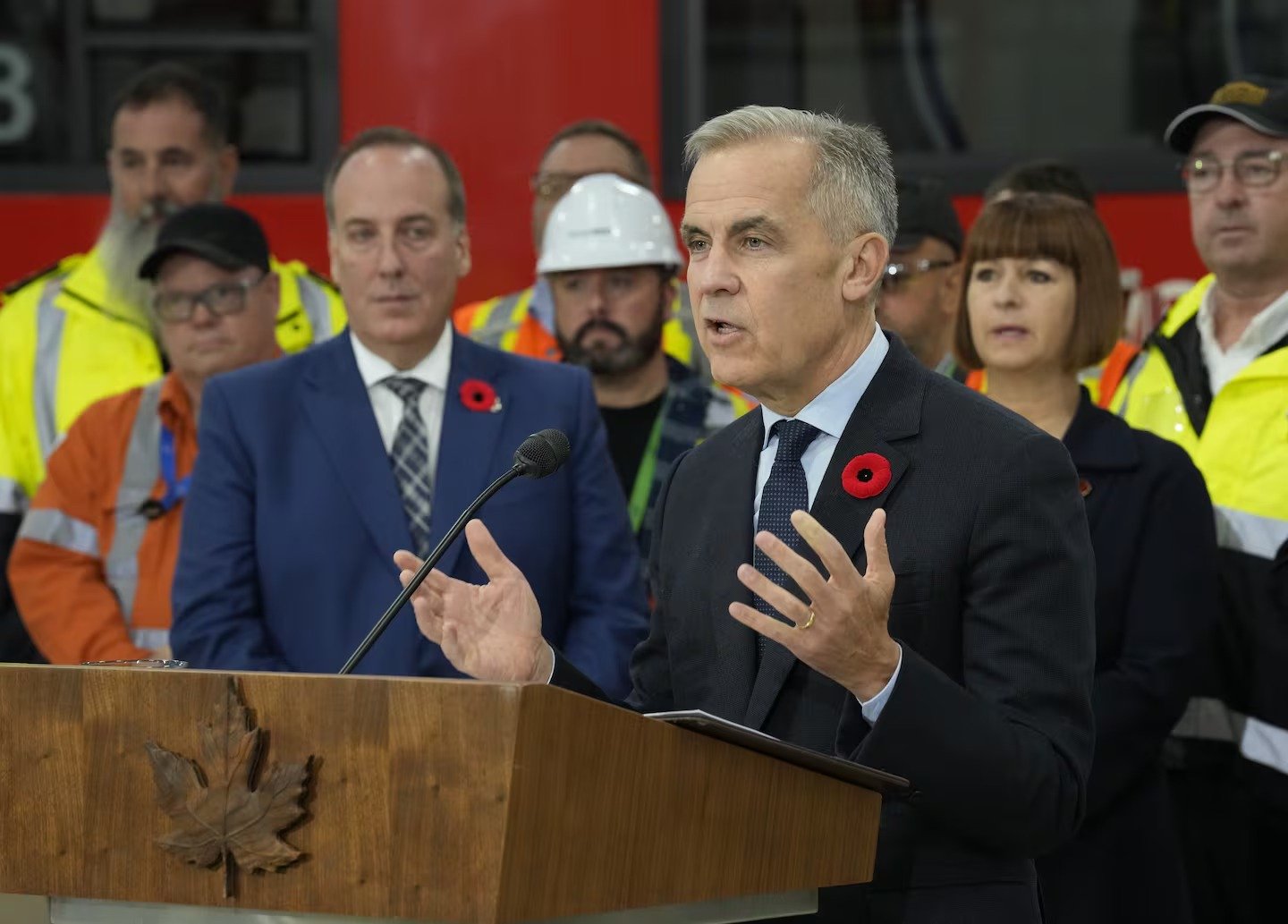 ബഡ്ജറ്റിലെ തൊഴിൽ വെട്ടിക്കുറവ്: 28,000 തസ്തികകൾ നിർത്തലാക്കുന്നതിനെതിരെ യൂണിയനുകളുടെ പ്രതിഷേധം