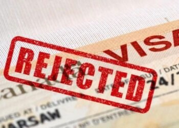 കാനഡയുടെ വിസാവിലക്ക്: ഇന്ത്യൻ വിദ്യാർത്ഥികളുടെ അപേക്ഷ തള്ളിയത് 74%; പ്രതിസന്ധിക്ക് പിന്നിലെന്ത്?