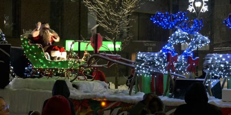 മഞ്ഞുവീഴ്ചയെ വകവയ്ക്കാതെ ടിമ്മിൻസിൽ സാന്താക്ലോസ് പരേഡ്; 36-ാമത് വാർഷിക ആഘോഷം വൻ വിജയം 1 മഞ്ഞുവീഴ്ചയെ വകവയ്ക്കാതെ ടിമ്മിൻസിൽ സാന്താക്ലോസ് പരേഡ്; 36-ാമത് വാർഷിക ആഘോഷം വൻ വിജയം