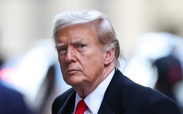 ട്രംപിന്റെ സാമ്പത്തിക രഹസ്യം: 82 മില്യൺ ഡോളർ ബോണ്ട് ഇടപാടിൻ്റെ ഞെട്ടിക്കുന്ന റിപ്പോർട്ടുകൾ പുറത്ത്! 1 ട്രംപിന്റെ സാമ്പത്തിക രഹസ്യം: 82 മില്യൺ ഡോളർ ബോണ്ട് ഇടപാടിൻ്റെ ഞെട്ടിക്കുന്ന റിപ്പോർട്ടുകൾ പുറത്ത്!