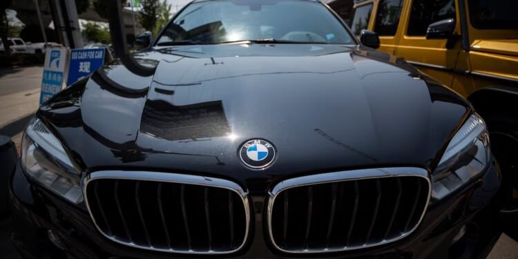 കാനഡയിൽ നിന്ന് ആഡംബര കാറുകൾ ചൈനയിലേക്ക്; ഇൻഷുറൻസ് ഏജന്റുമാർക്ക് പിടിവീണു