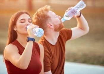 ദിവസവും 500 മില്ലിയിൽ താഴെ വെള്ളം കുടിക്കുന്നവരാണോ നിങ്ങൾ? എങ്കിൽ ശരീരത്തിന് സംഭവിക്കുന്ന മാറ്റങ്ങൾ ഇവയാണ്