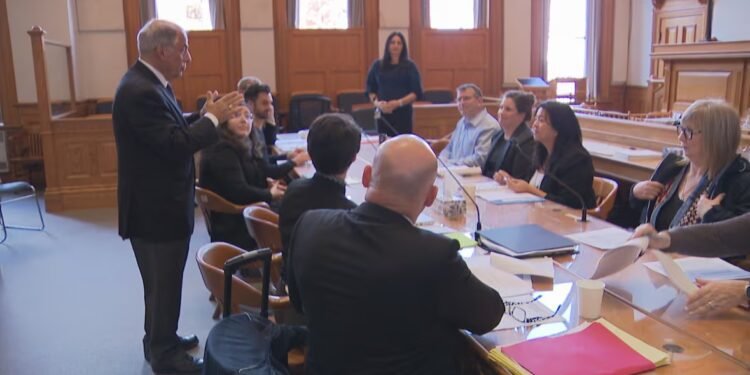 ടോപ്സെയിൽ-പാരഡൈസ് മണ്ഡലത്തിൽ വോട്ടെണ്ണൽ പുരോഗമിക്കുന്നു; ഫലം സുപ്രീം കോടതിയുടെ അന്തിമ തീർപ്പിന് ശേഷം 1 ടോപ്സെയിൽ-പാരഡൈസ് മണ്ഡലത്തിൽ വോട്ടെണ്ണൽ പുരോഗമിക്കുന്നു; ഫലം സുപ്രീം കോടതിയുടെ അന്തിമ തീർപ്പിന് ശേഷം