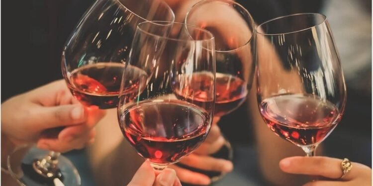 മദ്യപാനം നിർബന്ധമായും നിർത്തേണ്ട പ്രായം ഏത്? പുതിയ പഠനം നൽകുന്ന മുന്നറിയിപ്പ് ഇങ്ങനെ 1 മദ്യപാനം നിർബന്ധമായും നിർത്തേണ്ട പ്രായം ഏത്? പുതിയ പഠനം നൽകുന്ന മുന്നറിയിപ്പ് ഇങ്ങനെ