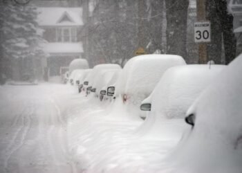 ഒന്റാരിയോയിൽ കനത്ത മഞ്ഞുവീഴ്ച: ചില ഭാഗങ്ങളിൽ 70 സെന്റീമീറ്റർ വരെ മഞ്ഞുവീഴ്ചയ്ക്ക് സാധ്യത