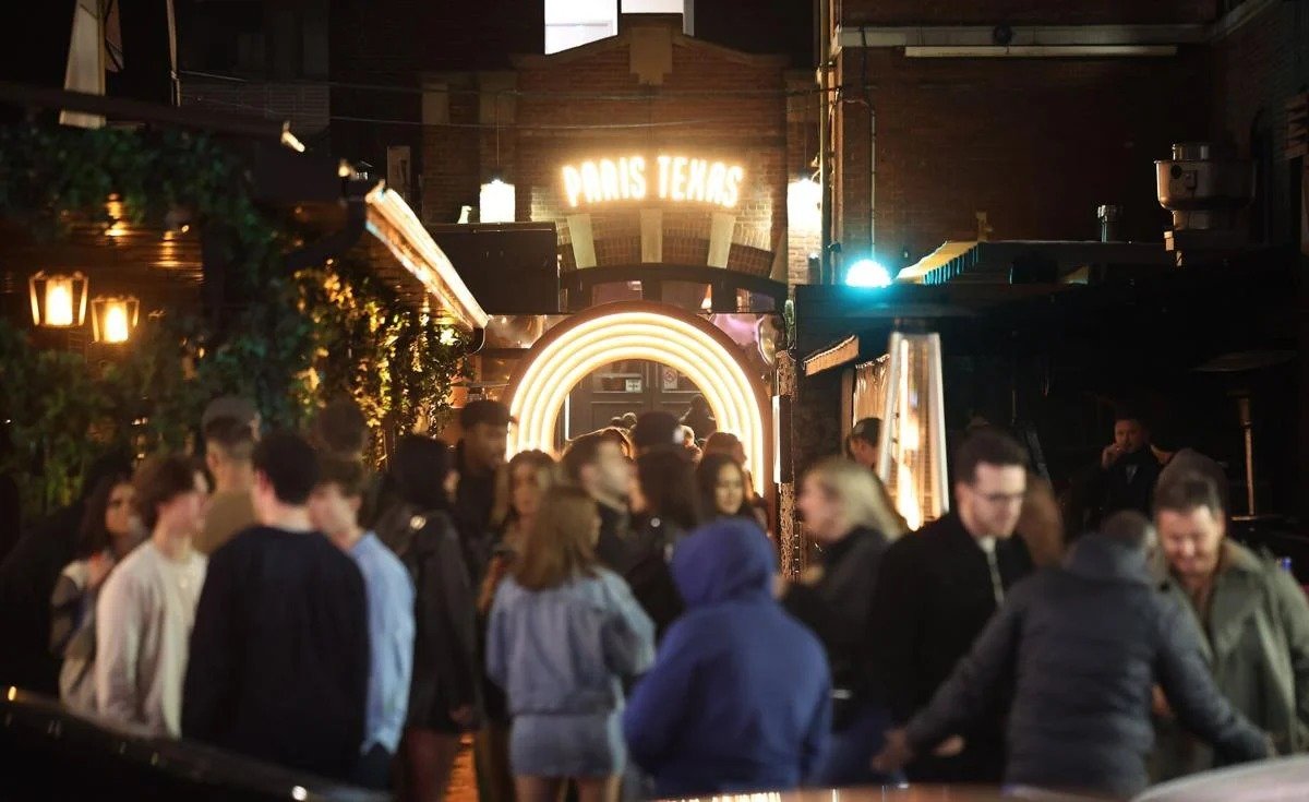 കാനഡയിൽ നൈറ്റ്‌ലൈഫ് കുറയുന്നു… നേരത്തെ വീടണഞ്ഞ് പുതുതലമുറ, പ്രതിസന്ധിയിലായി രാത്രികാല ബിസിനസ്സുകാർ!