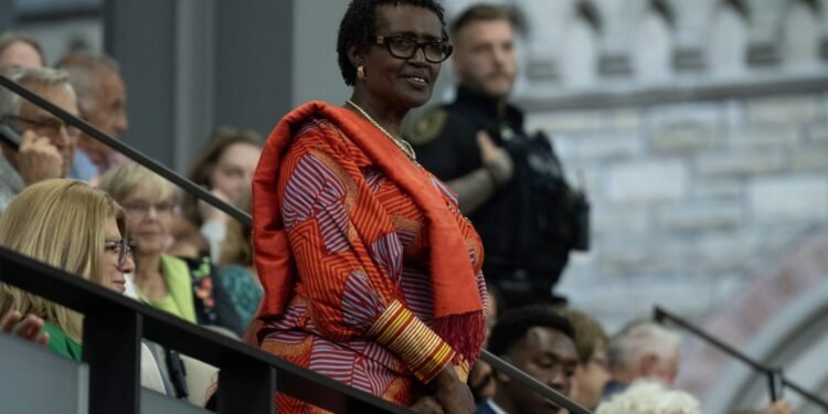 കാനഡയുടെ വിദേശ സഹായം വെട്ടിക്കുറയ്ക്കരുത്; ആഗോള അസമത്വം വർധിക്കുമെന്ന് UNAIDS, മാർക്ക് കാർണിക്ക് ശക്തമായ താക്കീത് 1 കാനഡയുടെ വിദേശ സഹായം വെട്ടിക്കുറയ്ക്കരുത്; ആഗോള അസമത്വം വർധിക്കുമെന്ന് UNAIDS, മാർക്ക് കാർണിക്ക് ശക്തമായ താക്കീത്