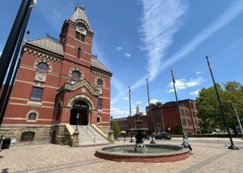 90% നഗരവാസികൾക്ക് നികുതി വർദ്ധനയില്ല; ഫ്രെഡറിക്ടൺ 2026 ബജറ്റിന് അംഗീകാരം: