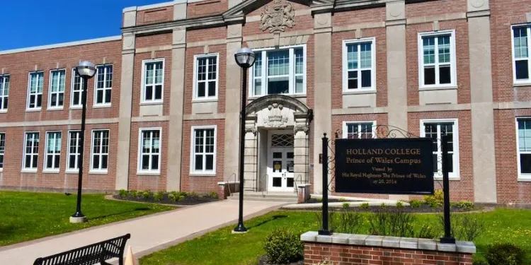 pei holland college