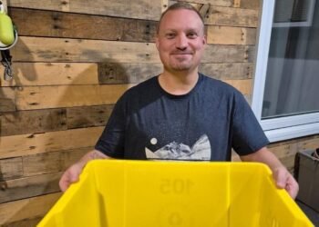 grimsby-golden-recycling-box/a