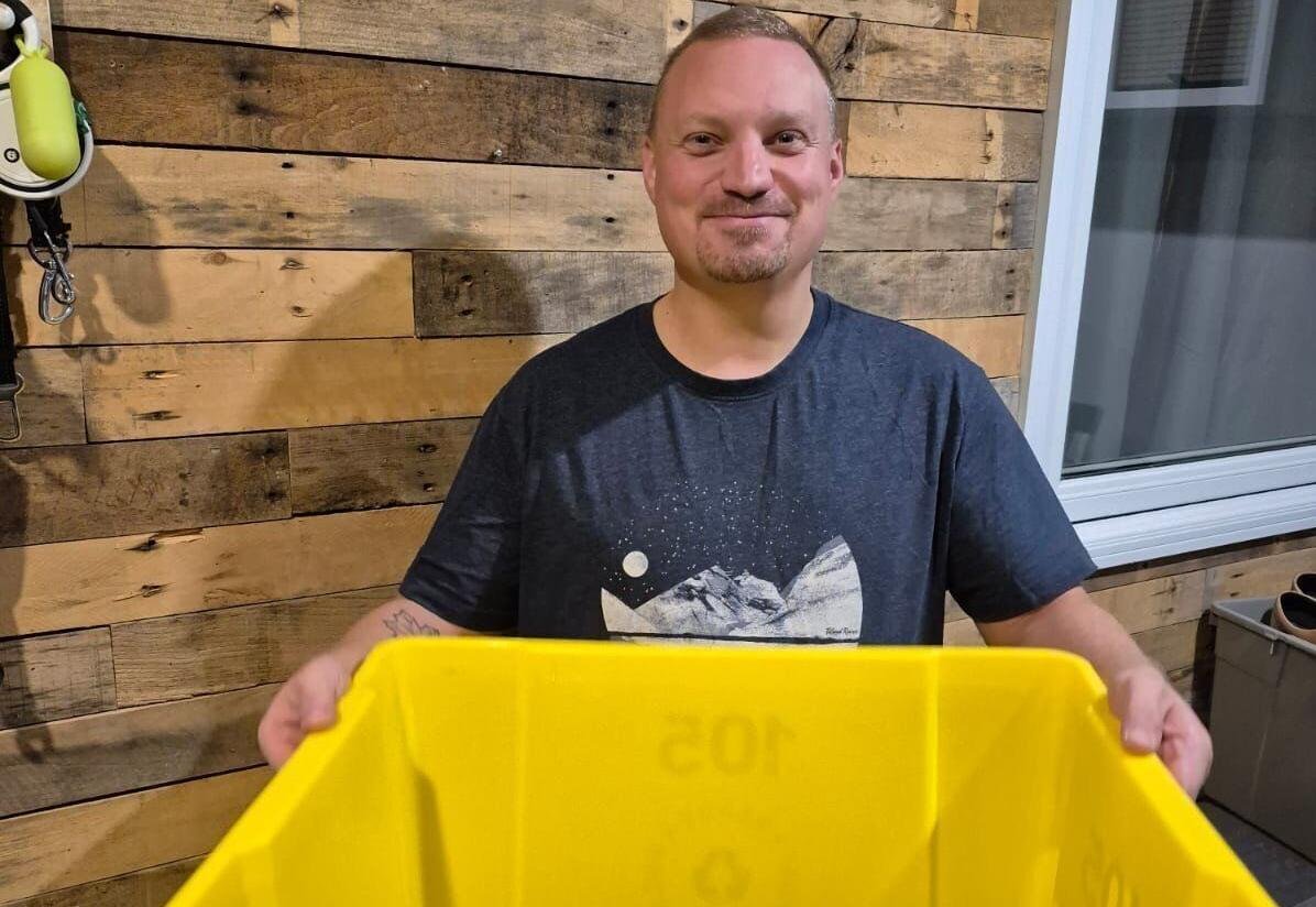 grimsby-golden-recycling-box/a