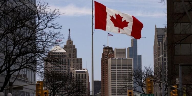 കാനഡയിൽ പ്രവിശ്യ മാറിയും PRന് അപേക്ഷിക്കാം! ഈ 'ഔട്ട്-ഓഫ്-പ്രൊവിൻസ്' വഴികൾ പരീക്ഷിക്കാം 1 CANADA FLAG