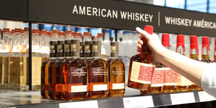 'ജീവകാരുണ്യത്തിനായി $600,000': അമേരിക്കൻ മദ്യം വിറ്റ് ലാഭം ഫുഡ് ബാങ്കുകൾക്ക് നൽകാൻ പി.ഇ.ഐ 1 PEI