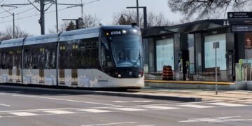 കാത്തിരിപ്പിന് വിരാമം: ഫിഞ്ച് വെസ്റ്റ് LRT ട്രാക്കിൽ; പുതിയ സർവീസ് ഇന്ന് മുതൽ; ആദ്യദിനത്തിൽ യാത്ര സൗജന്യം 2 This new LRT is part of the government's commitment
