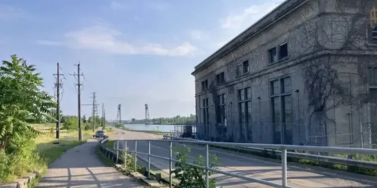 വെല്ലാൻഡിൽ പുതിയ നടപ്പാതകൾ വരുന്നു; ഫെഡറൽ ധനസഹായത്തോടെ നഗരസൗകര്യങ്ങൾ മെച്ചപ്പെടുത്താൻ പദ്ധതി 1 Footpath