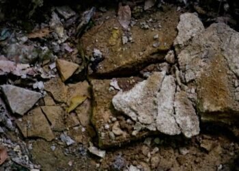 ഇലക്ട്രിക് വാഹന യുഗത്തിന് കരുത്തായി കാനഡ; വടക്കേ അമേരിക്കയുടെ തലവര മാറ്റാൻ വൻ ലിഥിയം നിക്ഷേപം ക്യുബെക്കിൽ 1 Its geoscientists use this system to map the subsurface beneath the Cisco property and other early-stage mineral projects worldwide.