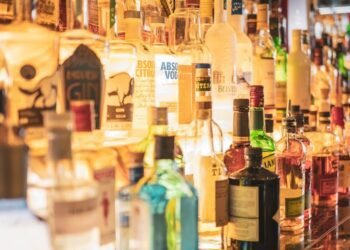 വ്യാപാര തർക്കം: യു.എസ്. മദ്യത്തോട് വ്യത്യസ്ത സമീപനവുമായി കാനഡയിലെ പ്രവിശ്യകൾ