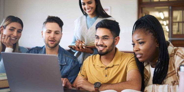 കാനഡ ഇമിഗ്രേഷൻ അപ്ഡേറ്റ്: PGP, സ്റ്റഡി പെർമിറ്റ് പ്രോസസ്സിംഗ് സമയത്തിൽ കുറവ്, IRCC-യുടെ ഡിസംബർ റിപ്പോർട്ട് അനുകൂലം