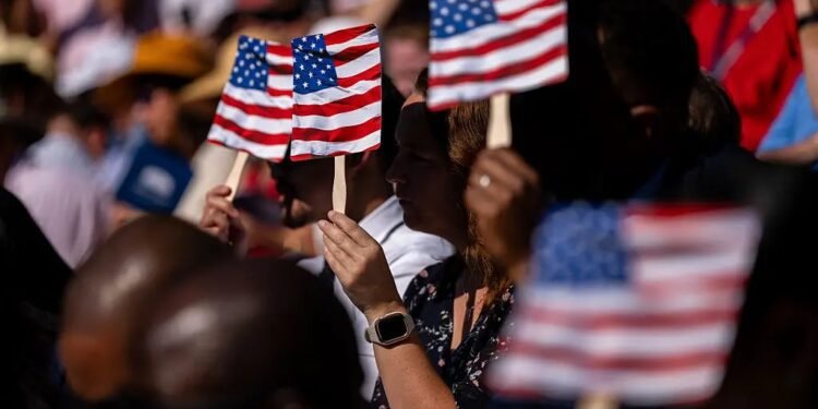 ട്രംപ് ഭരണകൂടം പൗരത്വ ചടങ്ങുകൾ റദ്ദാക്കി: 19 രാജ്യങ്ങളിൽ നിന്നുള്ള ആയിരങ്ങൾ അനിശ്ചിതത്വത്തിൽ