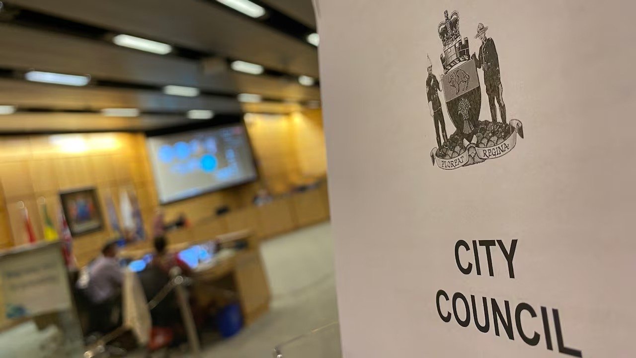 റെജീനയിലെ നികുതി വർദ്ധനവ്: 80-ൽ അധികം പ്രതിനിധികൾ കൗൺസിലിന് മുന്നിൽ, അന്തിമ വോട്ടെടുപ്പ് വെള്ളിയാഴ്ച