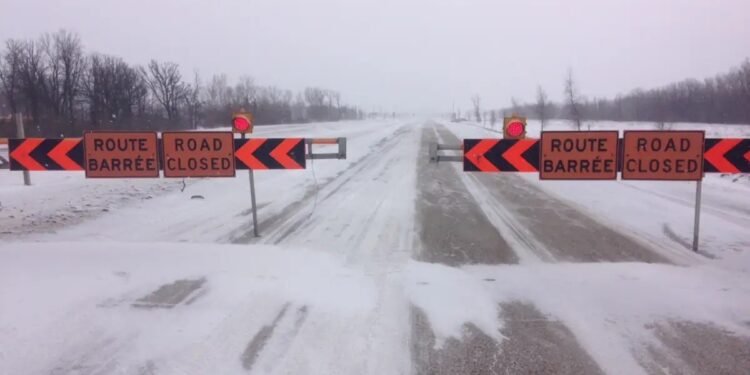 മഞ്ഞുവീഴ്ചയും അതിശക്തമായ കാറ്റും: മാനിറ്റോബയിൽ ബ്ലിസാർഡ് മുന്നറിയിപ്പ്, റോഡുകൾ അടച്ചു 1 മഞ്ഞുവീഴ്ചയും അതിശക്തമായ കാറ്റും: മാനിറ്റോബയിൽ ബ്ലിസാർഡ് മുന്നറിയിപ്പ്, റോഡുകൾ അടച്ചു