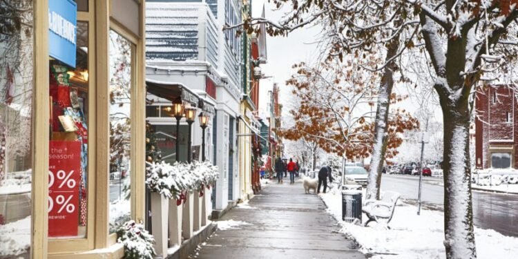 നയാഗ്രയിൽ അവധിക്കാല നിയന്ത്രണങ്ങൾ; പൊതുസേവനങ്ങളുടെ പുതുക്കിയ സമയക്രമം പ്രഖ്യാപിച്ചു 1 നയാഗ്രയിൽ അവധിക്കാല നിയന്ത്രണങ്ങൾ; പൊതുസേവനങ്ങളുടെ പുതുക്കിയ സമയക്രമം പ്രഖ്യാപിച്ചു