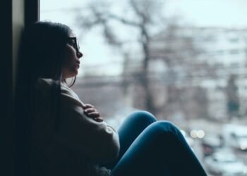 തണുപ്പുകാലത്തെ ‘മൂഡ് ഓഫ്’ ഒഴിവാക്കാം; ശീതകാല വിഷാദത്തെ മറികടക്കാൻ വിദഗ്ധർ നിർദ്ദേശിക്കുന്ന ചില എളുപ്പവഴികൾ!