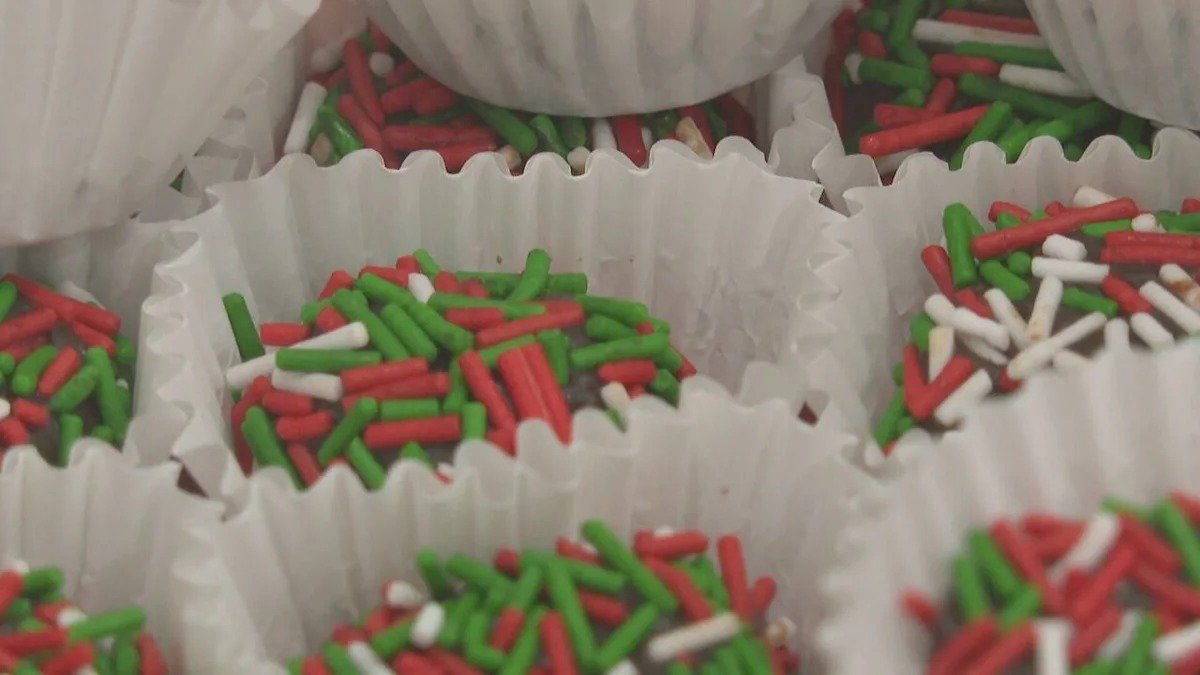 രുചിഭേദങ്ങൾ പങ്കുവെച്ച് സ്ട്രാറ്റ്‌ഫോർഡ്; ക്രിസ്മസ് പ്രാർത്ഥനയ്ക്കൊപ്പം വിവിധ രാജ്യങ്ങളിലെ വിഭവങ്ങളും