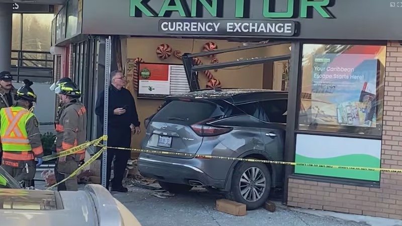 നോർത്ത് യോർക്കിൽ വാഹനം കെട്ടിടത്തിലേക്ക് ഇടിച്ചുകയറി അപകടം; ഒരു മരണം; നാല് പേർക്ക് പരിക്ക്