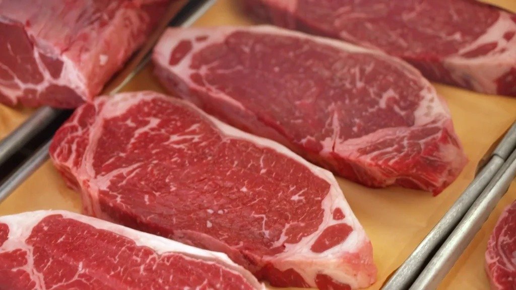 ഒരു കിലോയ്ക്ക് 7200 രൂപ..! പുതുവത്സരാഘോഷങ്ങളുടെ നിറം കെടുത്തി യുഎസിൽ ബീഫ് വില റെക്കോർഡിലേക്ക്!