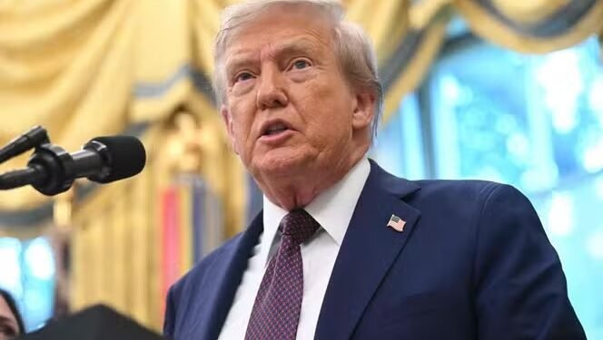 വെനസ്വേലയിൽ യുഎസ് ബോംബാക്രമണം; ലഹരിമരുന്ന് വിതരണ കേന്ദ്രം തകർത്തതായി ട്രംപ് 1 വെനസ്വേലയിൽ യുഎസ് ബോംബാക്രമണം; ലഹരിമരുന്ന് വിതരണ കേന്ദ്രം തകർത്തതായി ട്രംപ്