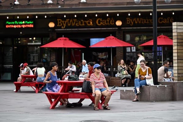 തിരക്കേറിയ ജീവിതവും സോഷ്യൽ മീഡിയയും: കാനഡയിൽ സൗഹൃദങ്ങൾ കുറയുന്നു; സ്റ്റാറ്റിസ്റ്റിക്സ് കാനഡ റിപ്പോർട്ട്‌