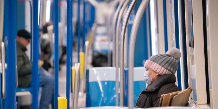 കാനഡയിൽ പൊതുഗതാഗത നിരക്കുകൾ വർദ്ധിക്കുന്നു; പ്രതിസന്ധിയിലായി സാധാരണക്കാർ 1 കാനഡയിൽ പൊതുഗതാഗത നിരക്കുകൾ വർദ്ധിക്കുന്നു; പ്രതിസന്ധിയിലായി സാധാരണക്കാർ