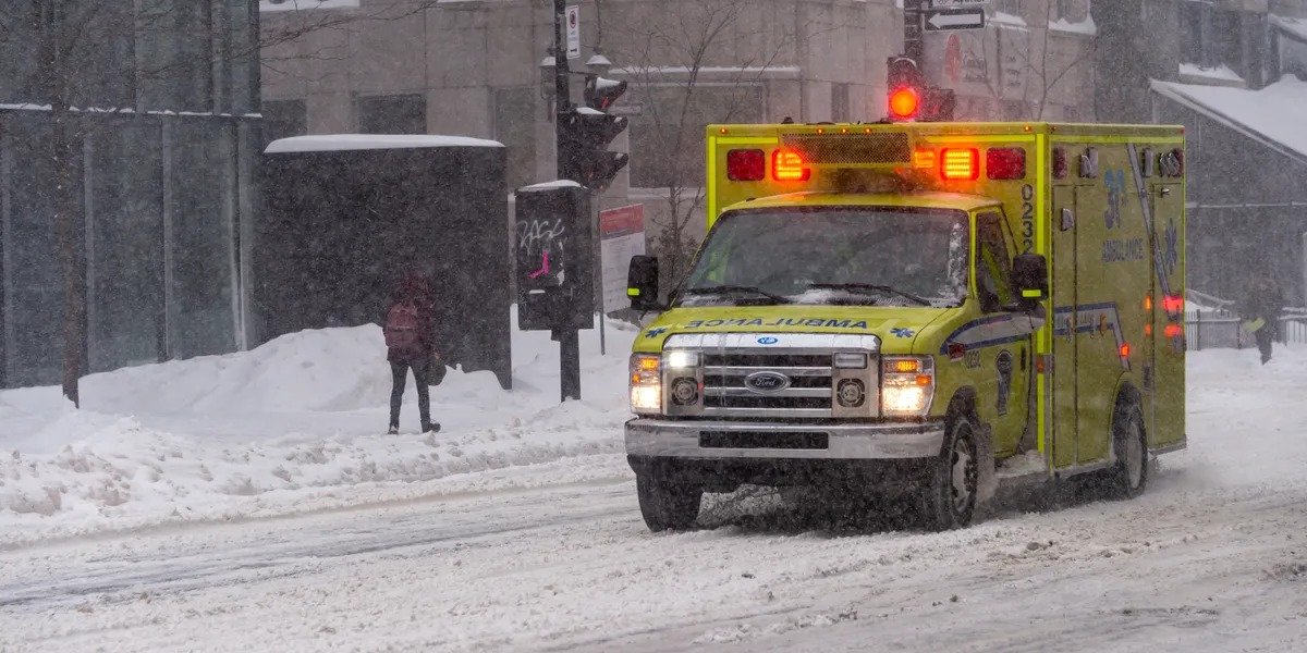 മഞ്ഞുവീഴ്ചയും പനിയും; മോൺട്രിയലിൽ ആംബുലൻസ് കോളുകളുടെ എണ്ണത്തിൽ റെക്കോർഡ് വർദ്ധനവ്