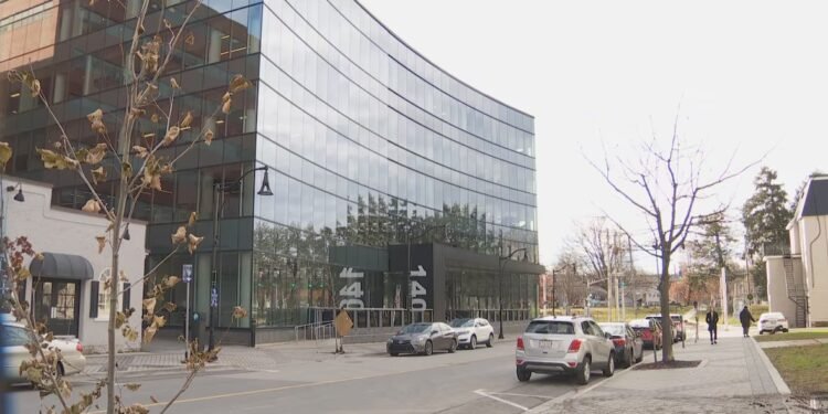 N.B പെൻഷൻ ഫണ്ട് മാനേജർമാർക്കെതിരെ സാമ്പത്തിക ക്രമക്കേട് ആരോപണം: ഓഹരി ഉടമകൾ കോടതിയിലേക്ക് 1 N.B പെൻഷൻ ഫണ്ട് മാനേജർമാർക്കെതിരെ സാമ്പത്തിക ക്രമക്കേട് ആരോപണം: ഓഹരി ഉടമകൾ കോടതിയിലേക്ക്