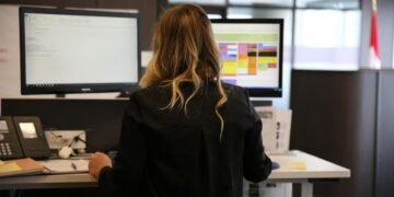 മാറ്റം തേടി 2,000 പൊതുപ്രവർത്തകർ: പുതിയ ജോബ് എക്സ്ചേഞ്ച് ടൂളിന് മികച്ച പ്രതികരണം, യൂണിയൻ റിപ്പോർട്ട് 2 മാറ്റം തേടി 2,000 പൊതുപ്രവർത്തകർ: പുതിയ ജോബ് എക്സ്ചേഞ്ച് ടൂളിന് മികച്ച പ്രതികരണം, യൂണിയൻ റിപ്പോർട്ട്