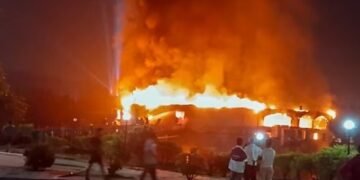 ഗോവയിൽ നൈറ്റ് ക്ലബ്ബിൽ വൻ തീപിടിത്തം: 23 മരണം, നിരവധി പേർക്ക് പരുക്ക് 5 ഗോവയിൽ നൈറ്റ് ക്ലബ്ബിൽ വൻ തീപിടിത്തം: 23 മരണം, നിരവധി പേർക്ക് പരുക്ക്