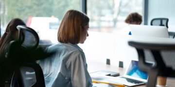 കാനഡയിൽ ശരിയായ ബാങ്ക് അക്കൗണ്ട് എങ്ങനെ തിരഞ്ഞെടുക്കാം? 2 കാനഡയിൽ ശരിയായ ബാങ്ക് അക്കൗണ്ട് എങ്ങനെ തിരഞ്ഞെടുക്കാം?