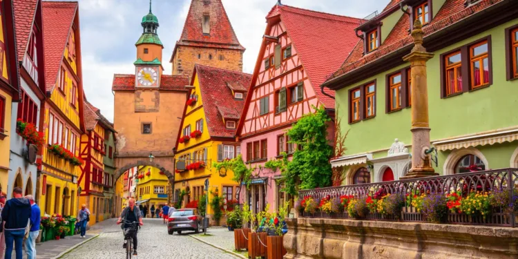 ജർമനിയിലെ സൗഭാഗ്യങ്ങൾ സ്വന്തമാക്കാൻ ഒരൊറ്റ താക്കോൽ: മലയാളികളുൾപ്പെടെയുള്ളവർക്ക് വൻ അവസരങ്ങൾ, ഇക്കാര്യം മാത്രം ശ്രദ്ധിച്ചാൽ മതി 1 germany