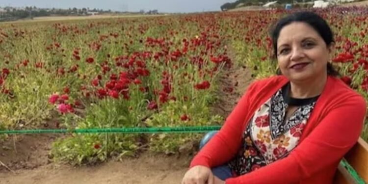 30 വർഷത്തിലേറെയായി കലിഫോർണിയയിൽ സംരംഭക; ഇന്ത്യക്കാരിയെ അപ്രതീക്ഷിതമായി കസ്റ്റഡിയിലെടുത്ത് അമേരിക്ക, വ്യാപക പ്രതിഷേധം 1 Babblejit "Bubbly" Kaur