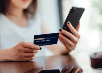 credit card cap spotlights Americans' debt