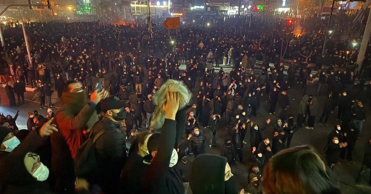 ഇറാനിൽ സുരക്ഷാ സേനയുടെ ആസൂത്രിത നരനായാട്ട്: 12,000 പേർ കൊല്ലപ്പെട്ടെന്ന് റിപ്പോർട്ട്