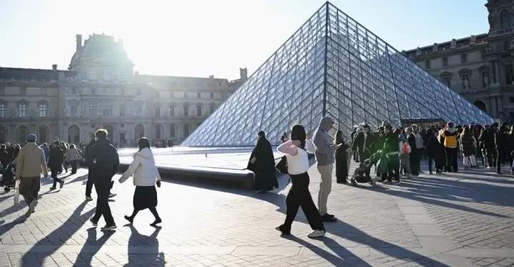 Louvre