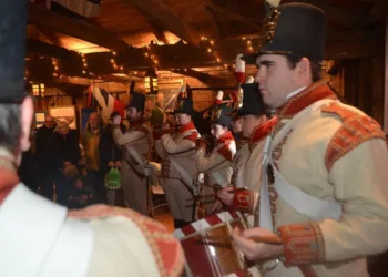 നയാഗ്ര-ഓൺ-ദി-ലേക്ക് പുതുവർഷം ആഘോഷിച്ചു: പാരമ്പര്യം കാത്തുസൂക്ഷിച്ച് 'ലെവി' സംഗമം 1 Thomas Forsyth of Virgil, a member for a decade of the 41st Regiment of Foot Fife and Drum Corps