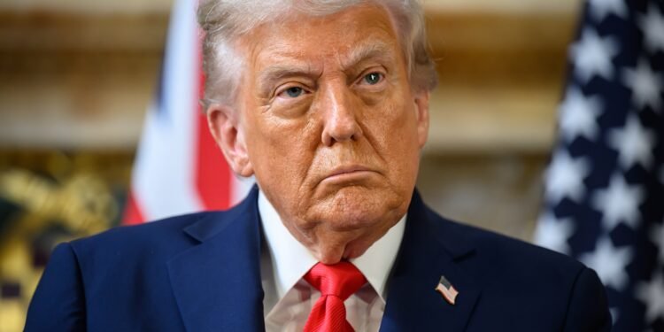 ഗ്രീൻലാൻഡിനെ സംരക്ഷിച്ചതിന് ഒന്നും കിട്ടിയില്ലേ?; ട്രംപ് മറക്കാൻ ശ്രമിക്കുന്ന ആ ‘ക്രയോലൈറ്റ്’ ചരിത്രം ഇതാണ്!