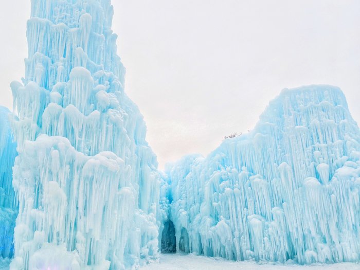 Ice palaces and colorful wonders; Record number of tourists to enjoy Canada's winter beauty