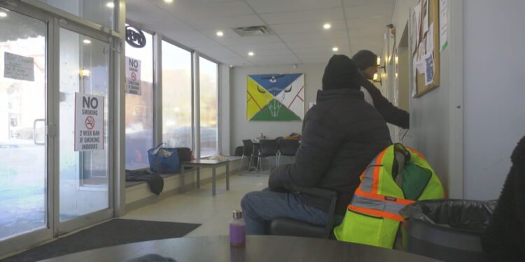 അതിശൈത്യത്തെ നേരിടാൻ ന്യൂ ബ്രൺസ്വിക്ക്; ഭവനരഹിതർക്കായി പ്രവിശ്യയിലുടനീളം 24 മണിക്കൂർ വാംമിംഗ് സെന്ററുകൾ തുറന്നു 1 അതിശൈത്യത്തെ നേരിടാൻ ന്യൂ ബ്രൺസ്വിക്ക്; ഭവനരഹിതർക്കായി പ്രവിശ്യയിലുടനീളം 24 മണിക്കൂർ വാംമിംഗ് സെന്ററുകൾ തുറന്നു