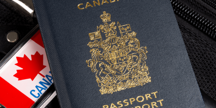 അമേരിക്കയെ പിന്നിലാക്കി കാനഡ; ലോകത്തെ കരുത്തുറ്റ പാസ്പോർട്ടുകളിൽ എട്ടാമത് 1 canada passport